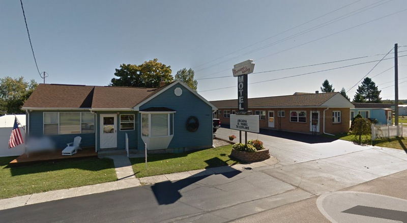 Pleasant Valley Resort Motel - From Web Listing (newer photo)